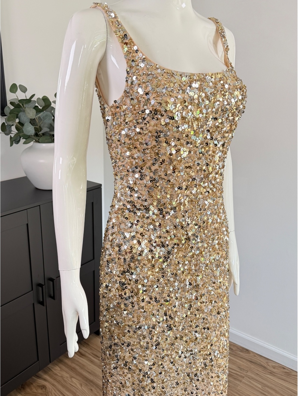 Mac Duggal Gold Sequin 10705 Embellished Dress Size 6 - Picture 7 of 12